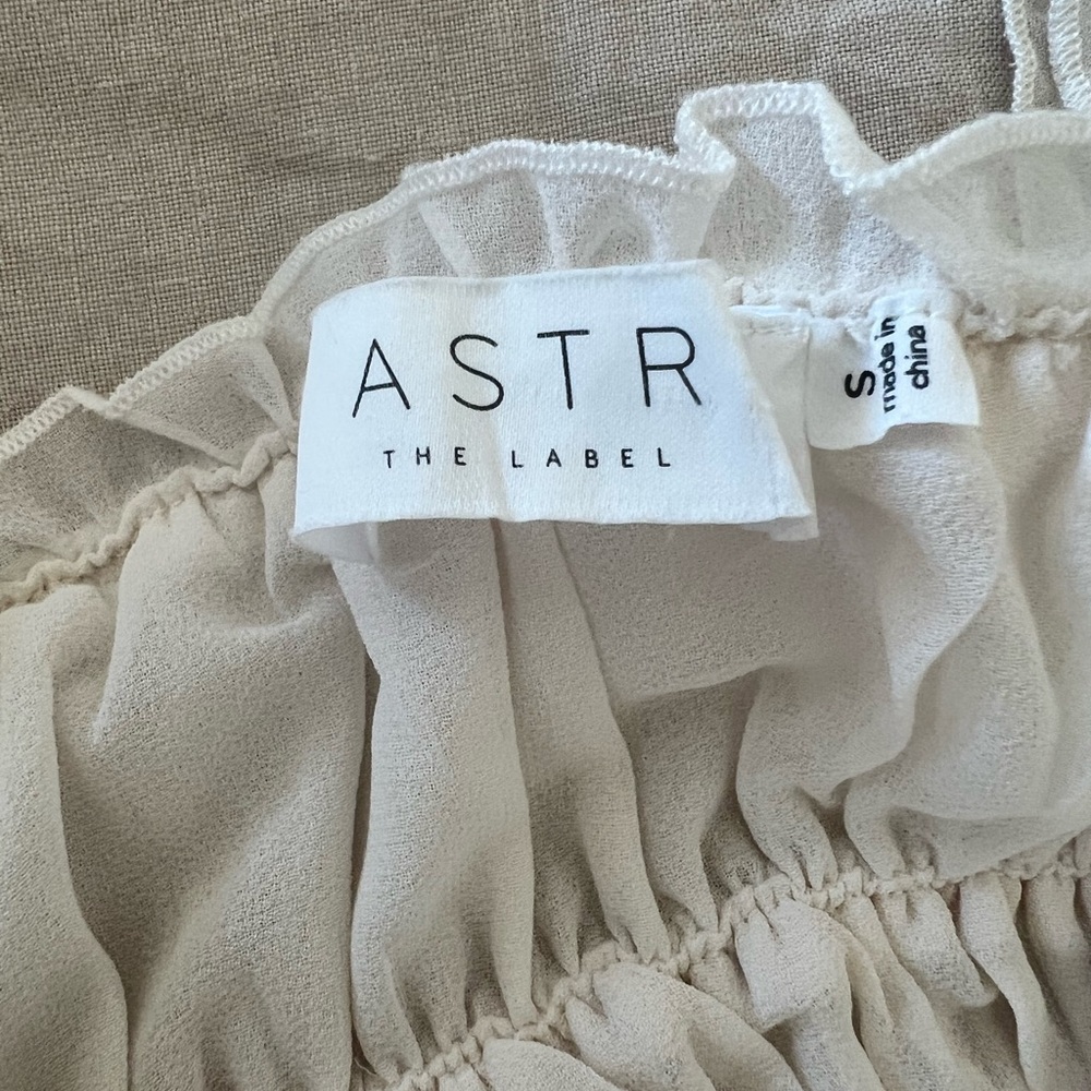 Astr Cream Ruffled Blouse - Picture 2 of 4